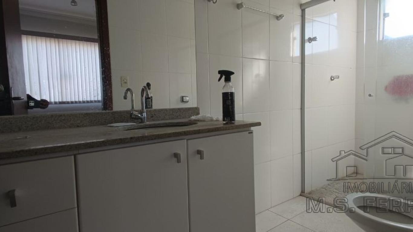 APARTAMENTO NA Centro em Assis