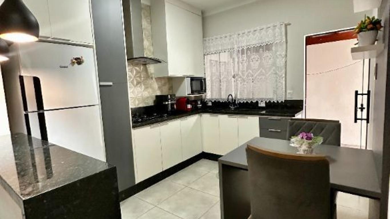 CASA NA Vila Ouro Verde em Assis