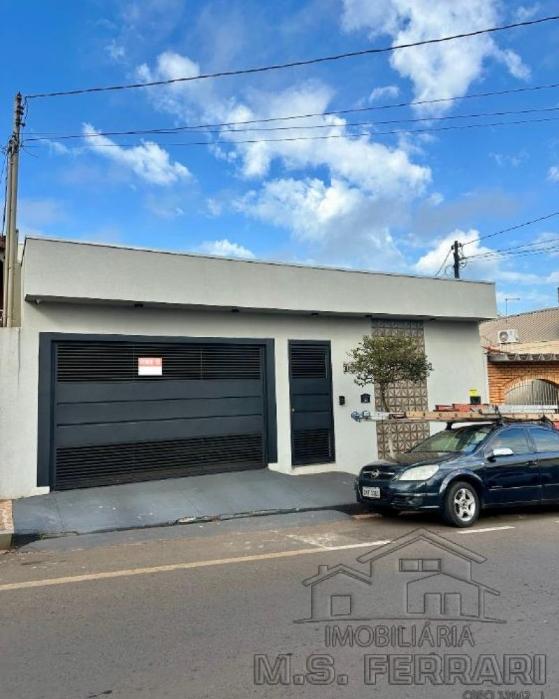 CASA NA Vila Ouro Verde em Assis
