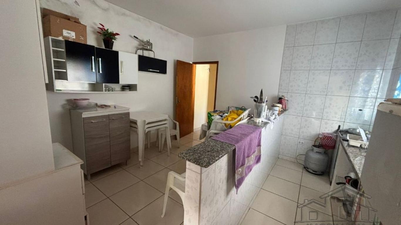 CASA NO Parque Universitário em Assis