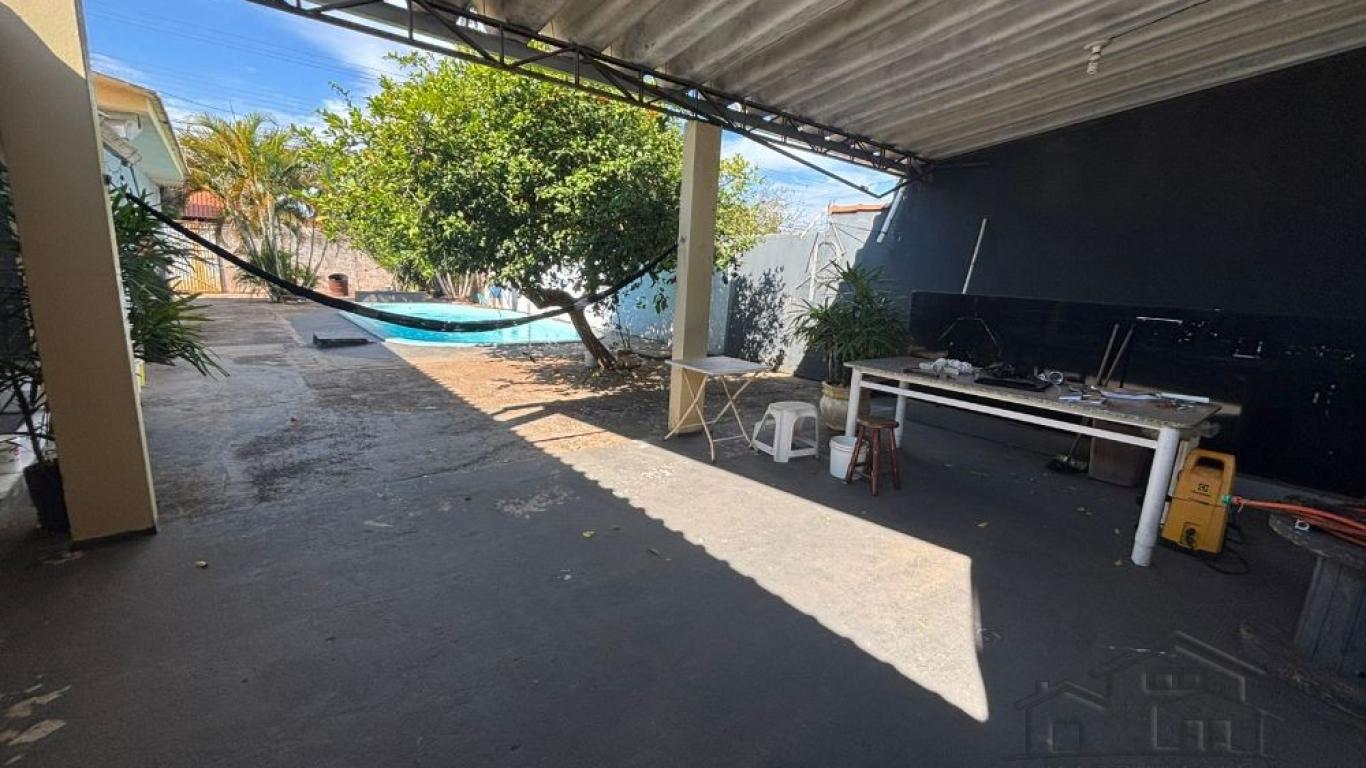 CASA NO Parque Universitário em Assis