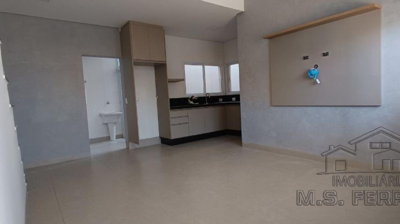 CASA NA Vila Tênis Clube em Assis