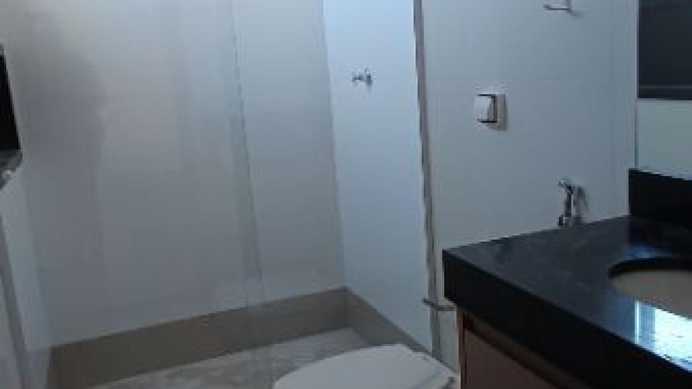 CASA NA Vila Tênis Clube em Assis