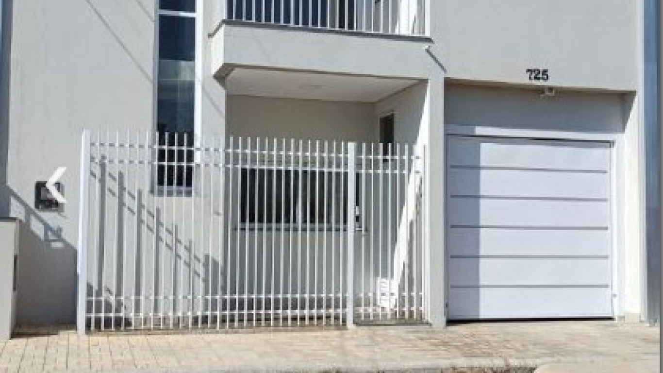 CASA NA Vila Tênis Clube em Assis