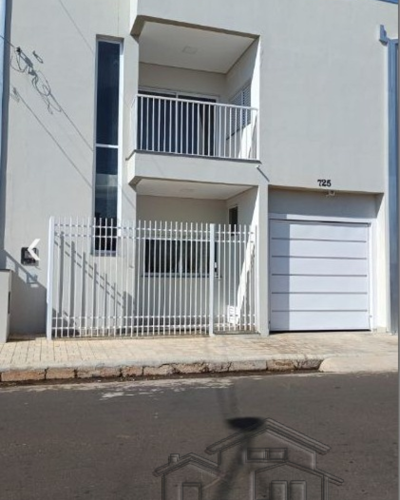 CASA NA Vila Tênis Clube em Assis