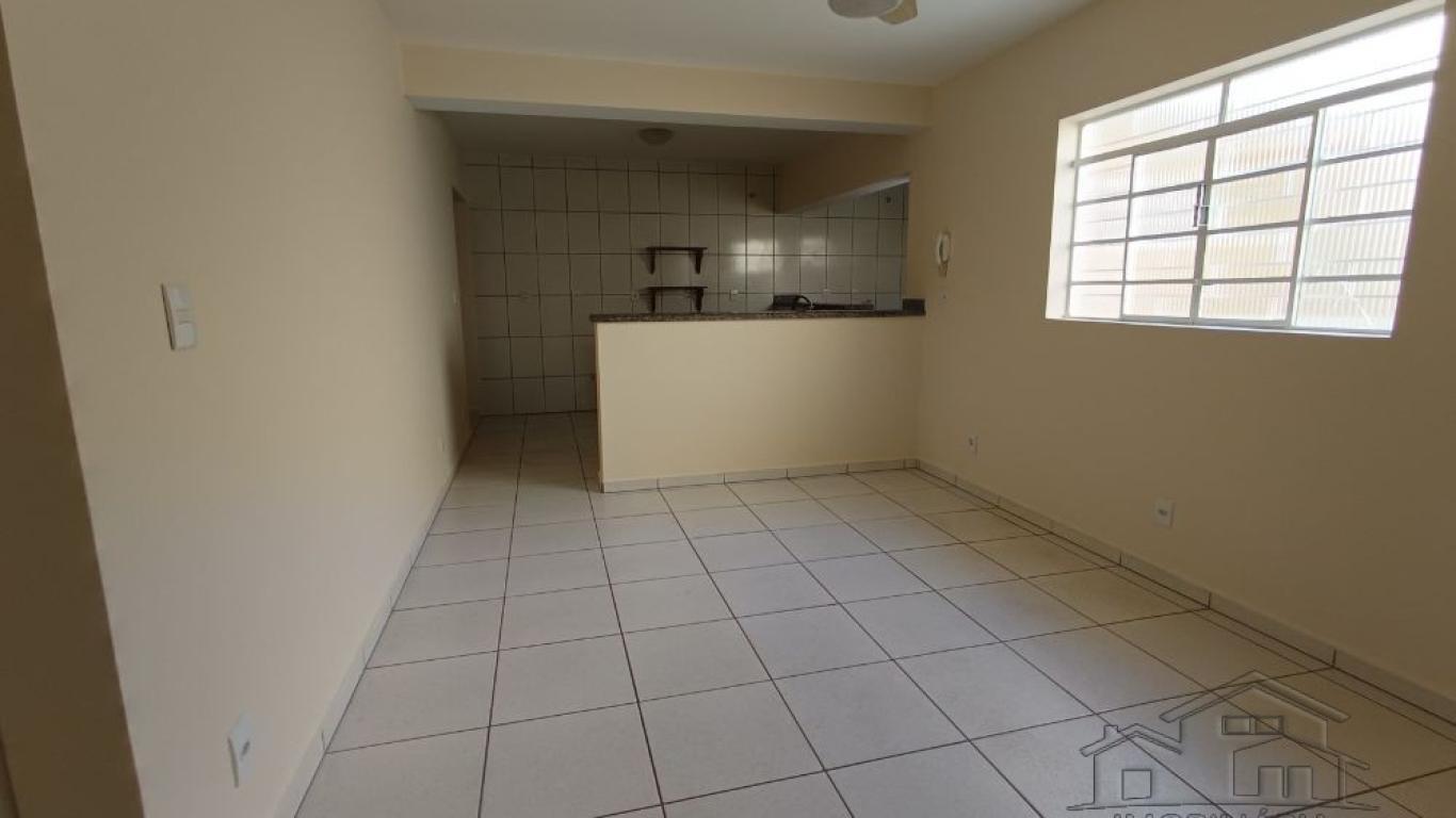 CASA NA Vila Tênis Clube em Assis