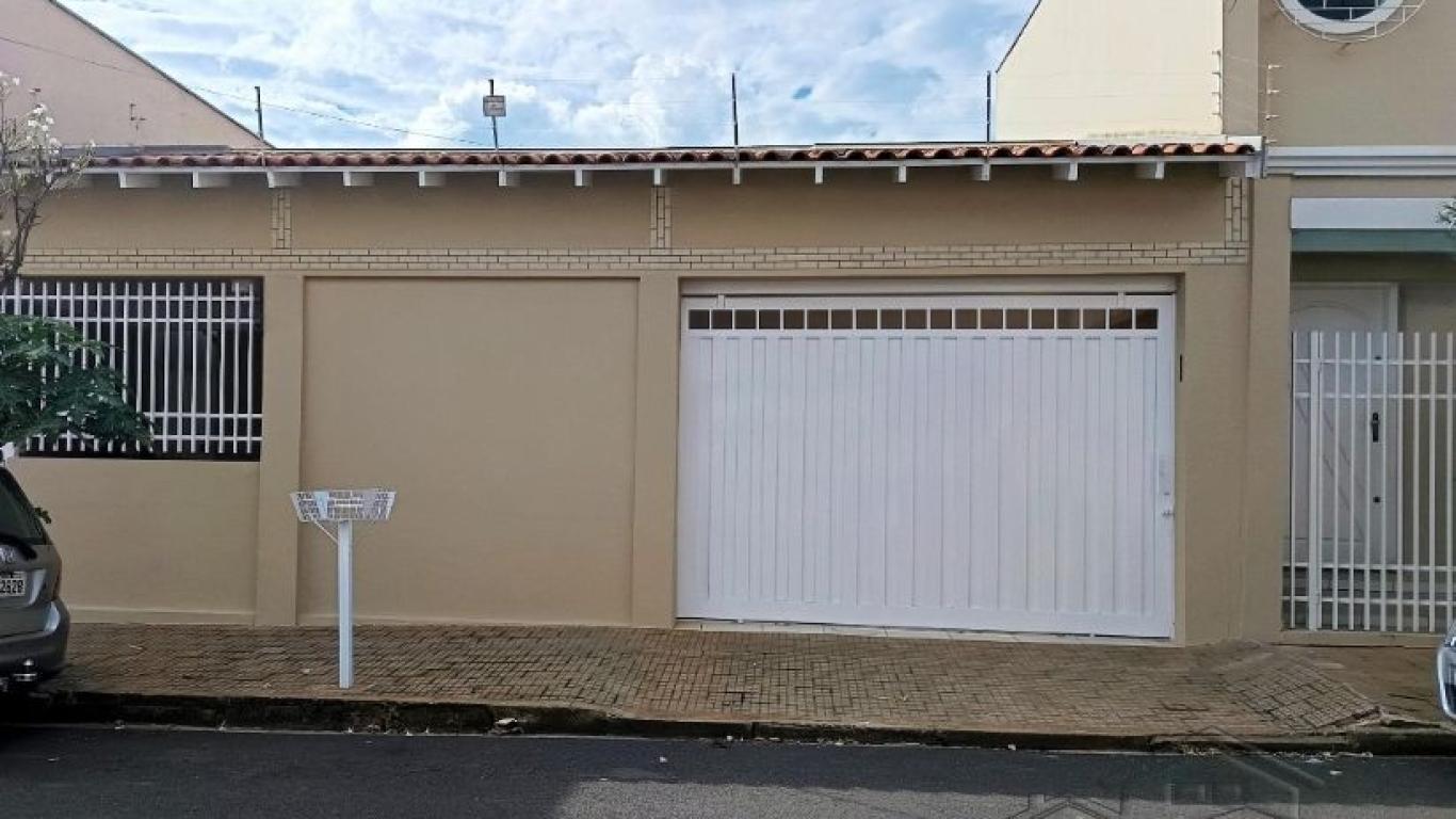 CASA NA Vila Tênis Clube em Assis