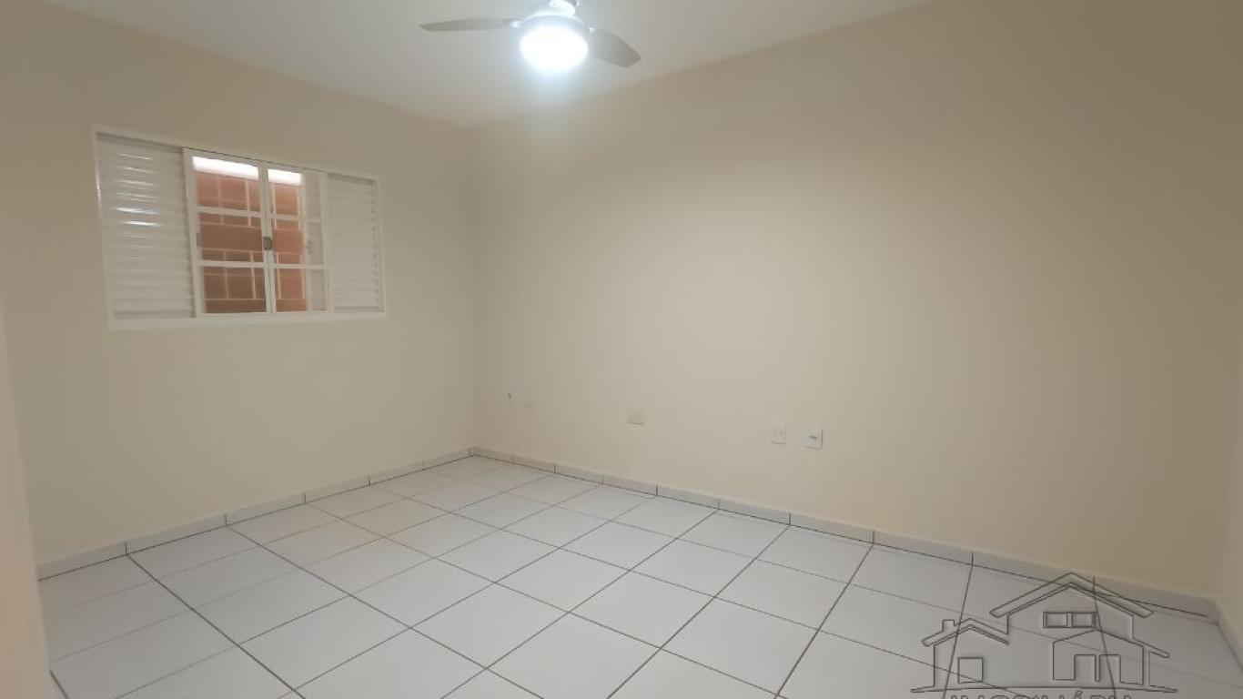 CASA NA Vila Tênis Clube em Assis