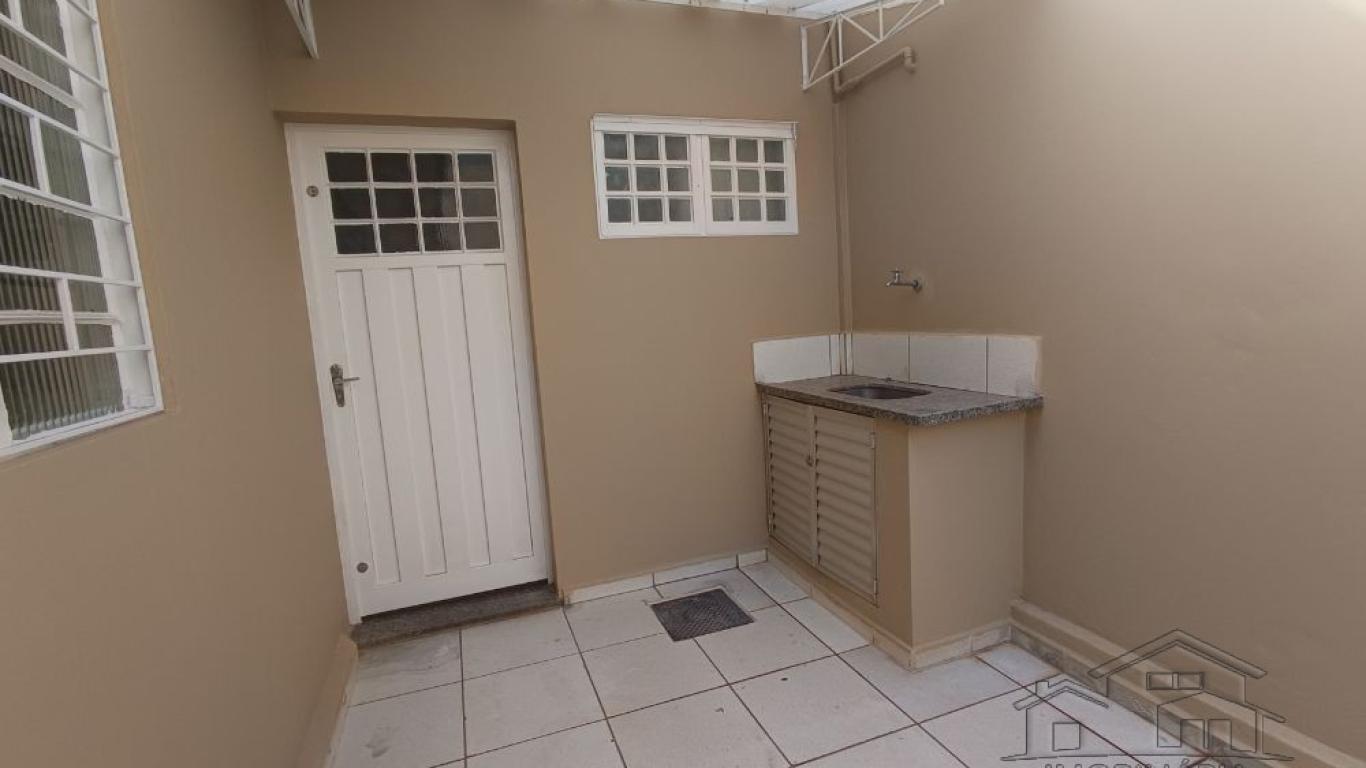 CASA NA Vila Tênis Clube em Assis