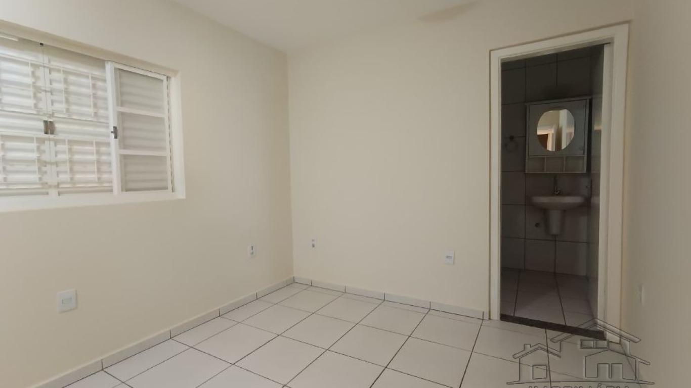 CASA NA Vila Tênis Clube em Assis