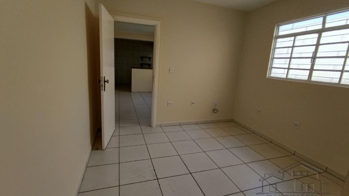 CASA NA Vila Tênis Clube em Assis