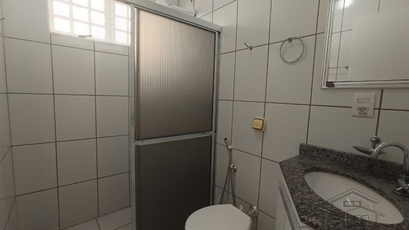 CASA NA Vila Tênis Clube em Assis