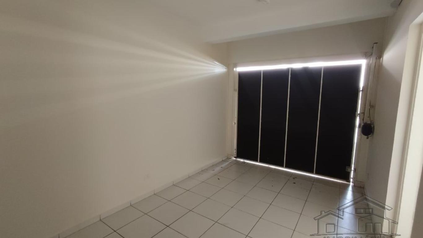 CASA NA Vila Tênis Clube em Assis