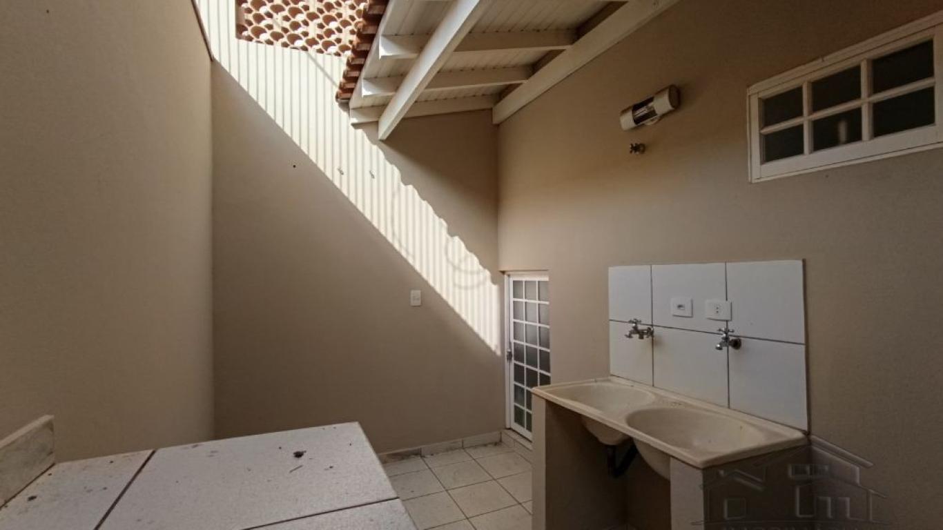 CASA NA Vila Tênis Clube em Assis