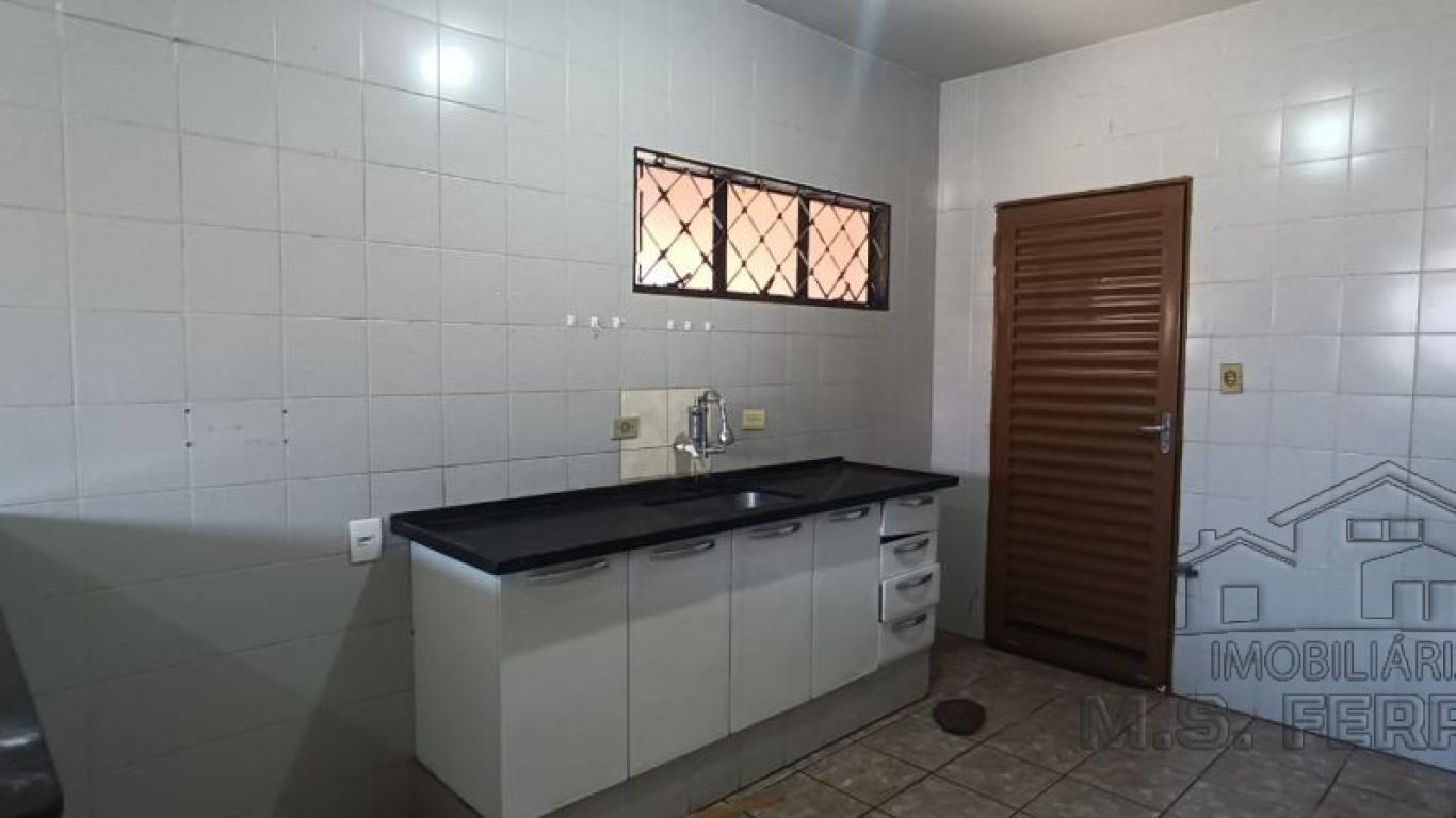 CASA NA Vila Tênis Clube em Assis