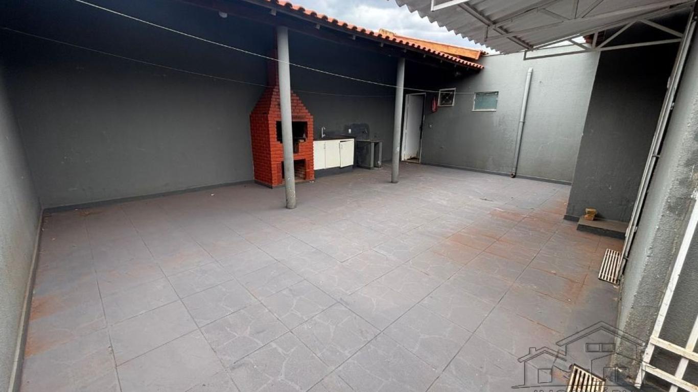 CASA NA Conjunto Habitacional Assis IV em Assis