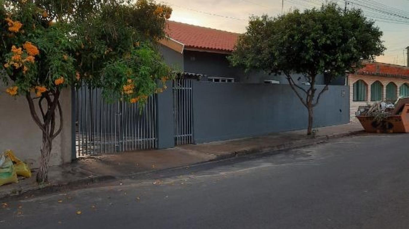 CASA NA Vila Mercedes em Assis