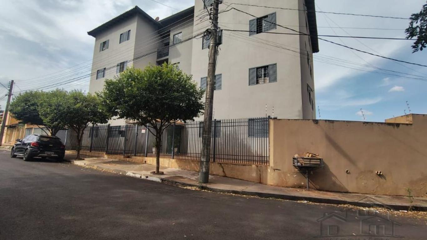 APARTAMENTO NA Centro em Assis