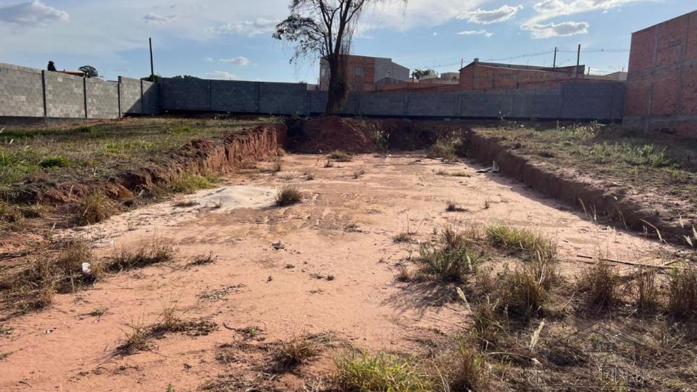 TERRENO NA Vila Nova Santana em Assis