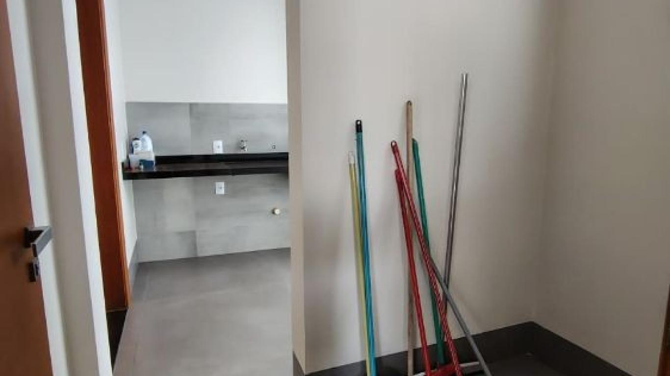 CASA NA Renascence Residencial em Assis