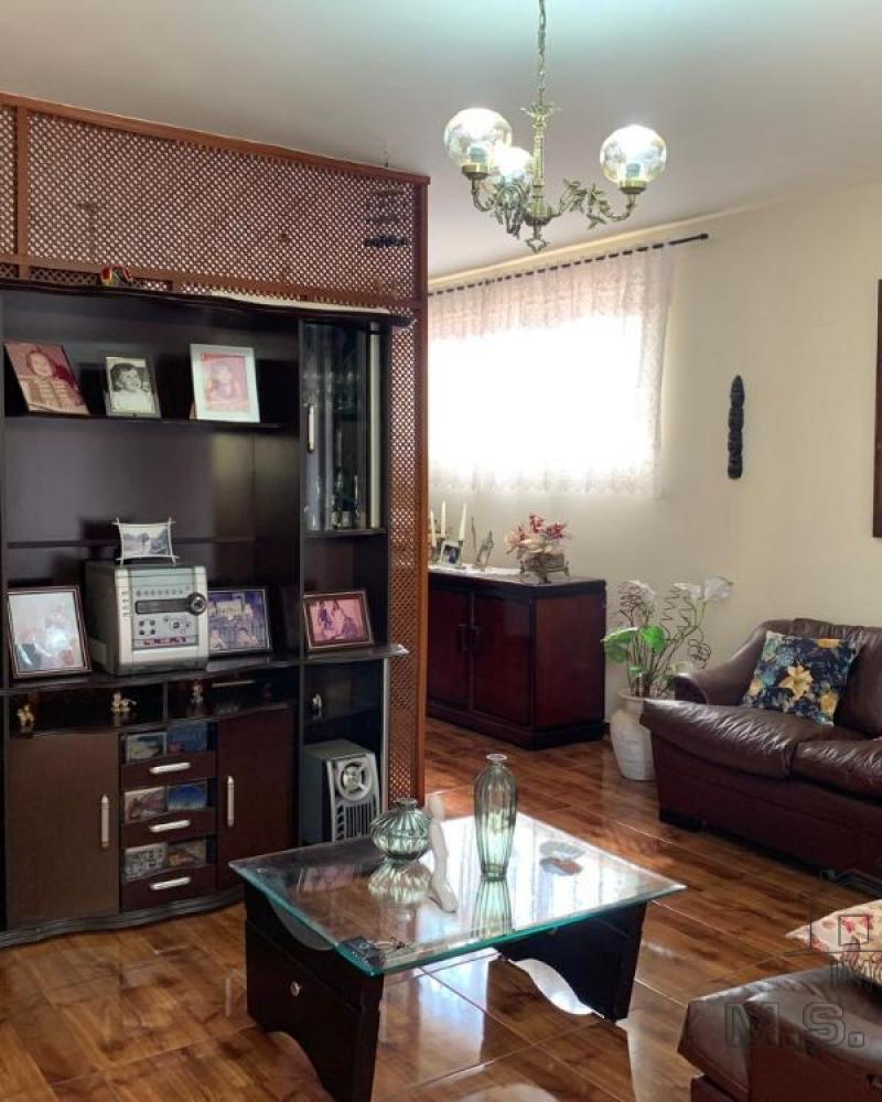 CASA NA Vila Central em Assis