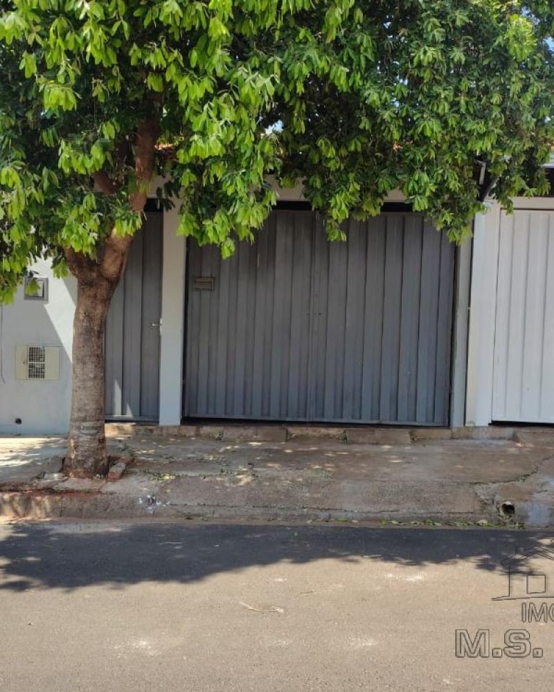 CASA NA Vila Progresso em Assis