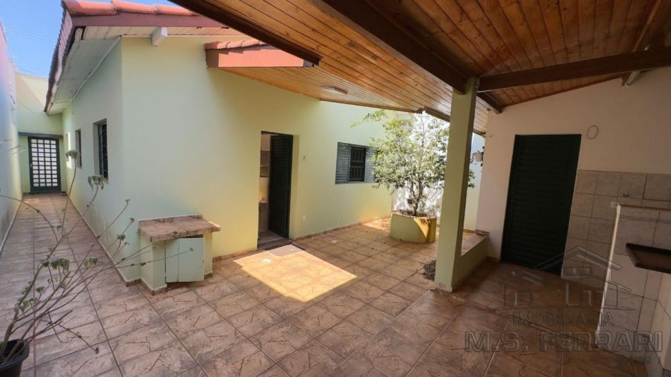 CASA NO Jardim Canadá em Assis