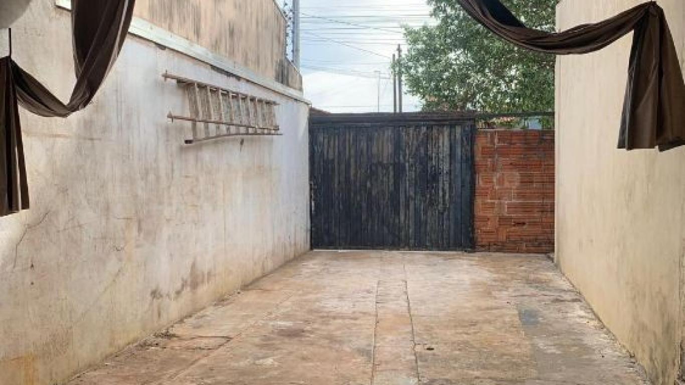 CASA NO Parque Universitário em Assis