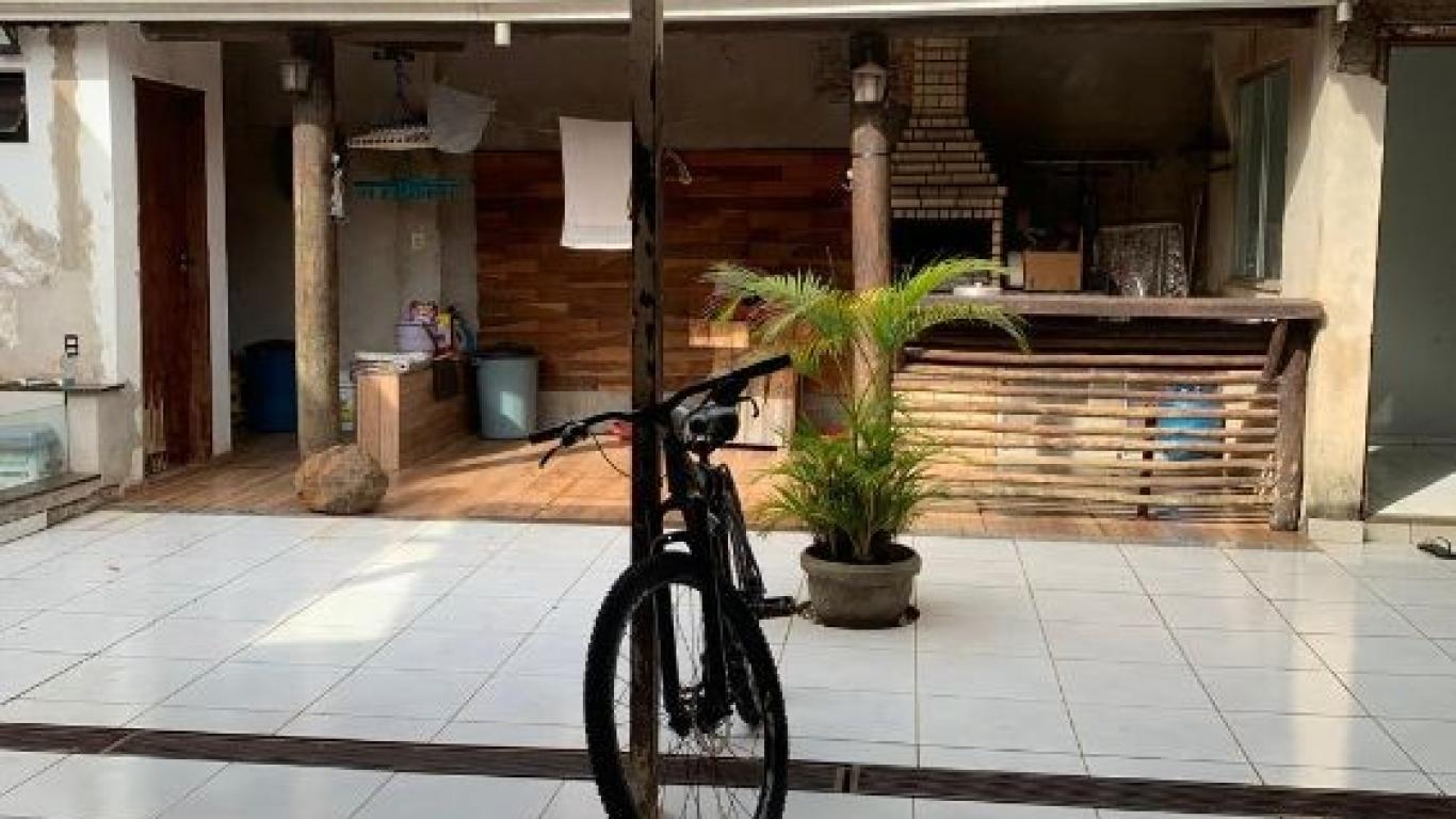 CASA NO Parque Universitário em Assis