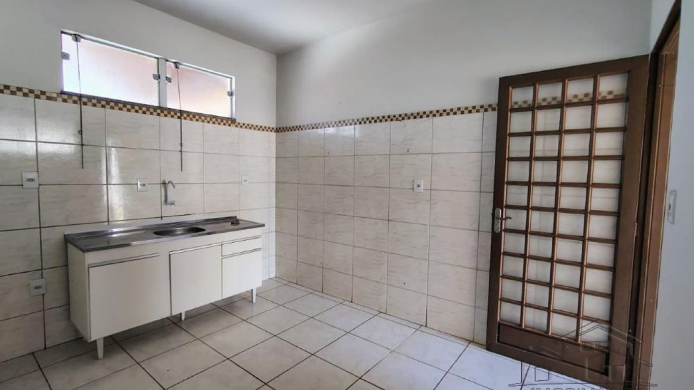 CASA NA Vila Tênis Clube em Assis