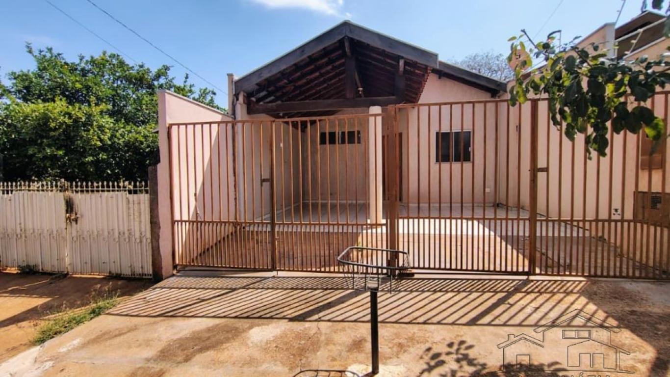 CASA NA Vila Tênis Clube em Assis