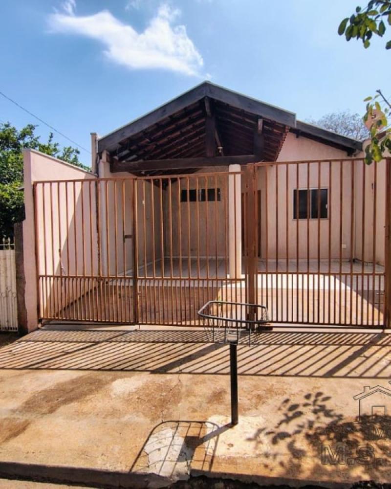 CASA NA Vila Tênis Clube em Assis
