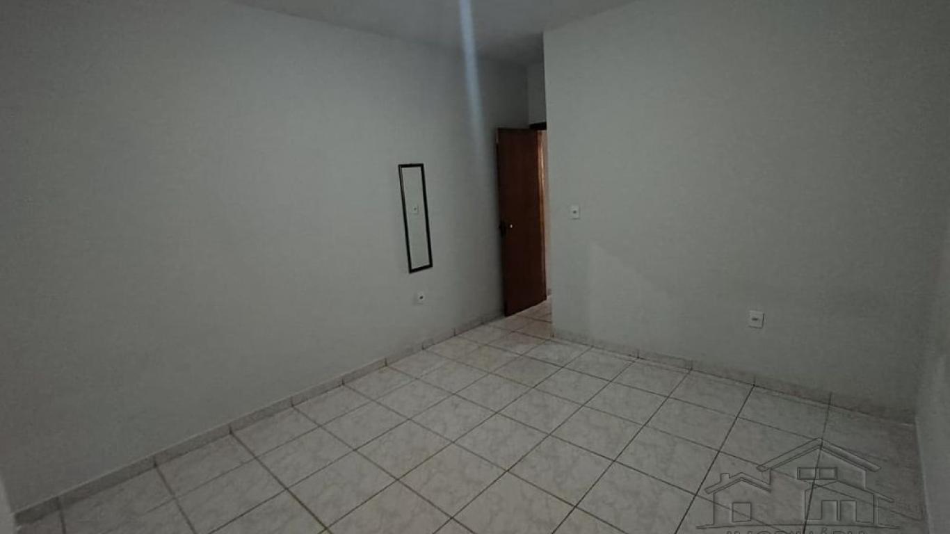 CASA NA Vila Tênis Clube em Assis