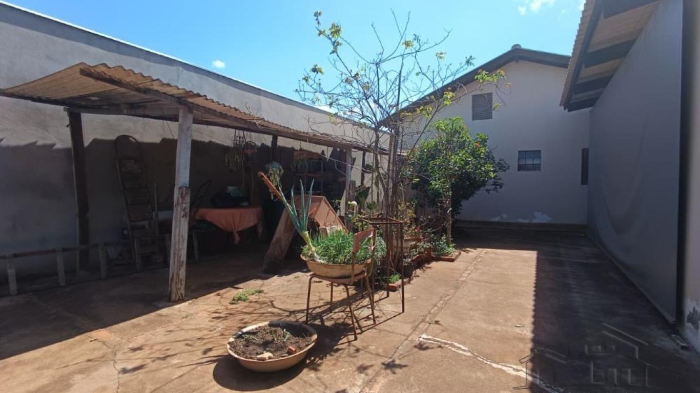 CASA NA Vila Ribeiro em Assis