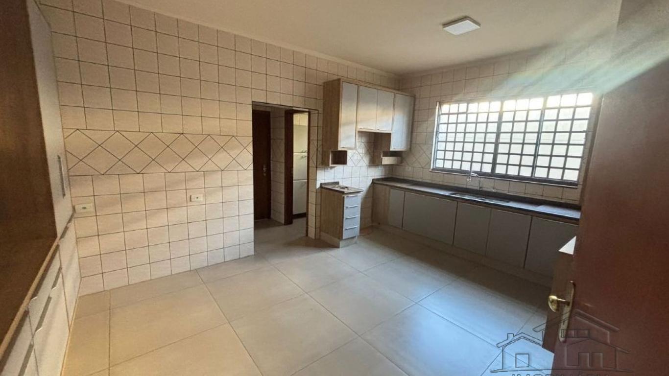CASA NO Jardim Europa em Assis