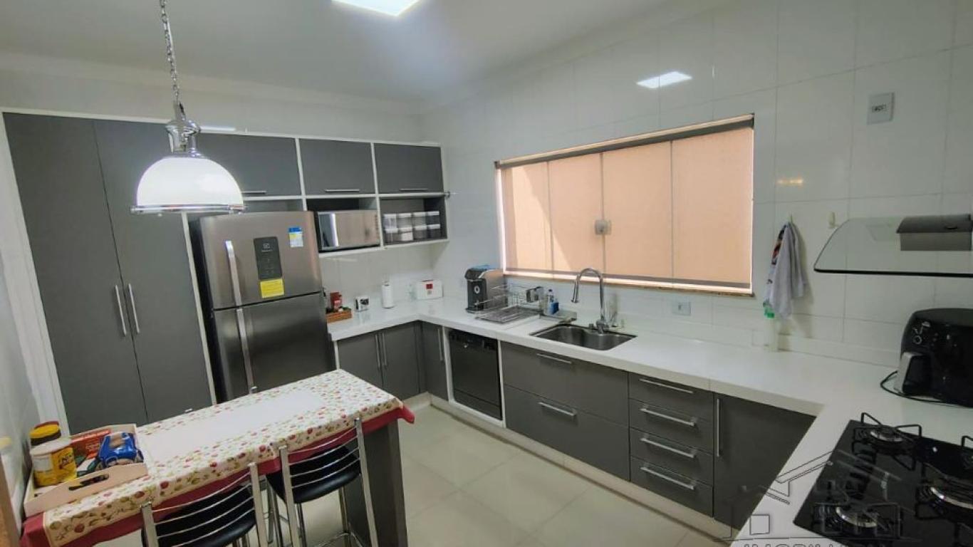 CASA NO Jardim Europa em Assis
