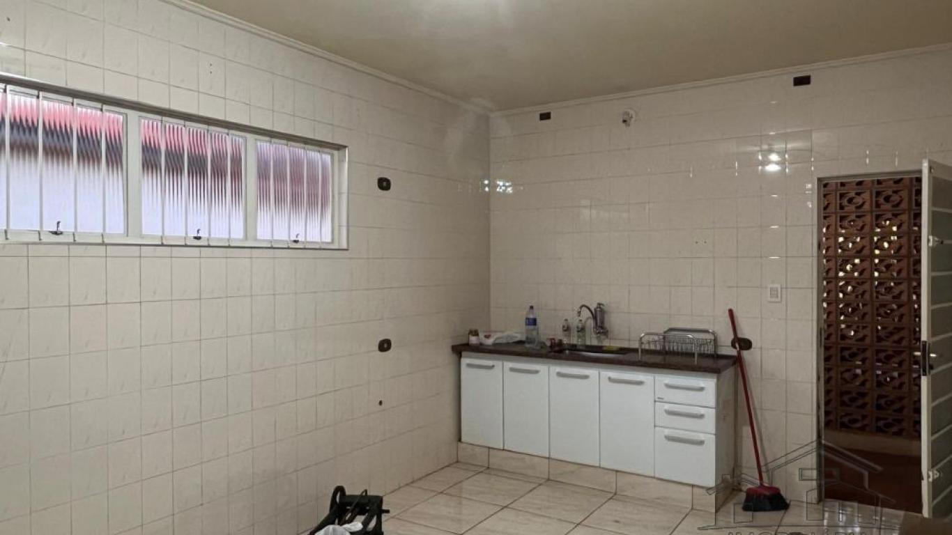 CASA NA Vila Ebenezer em Assis