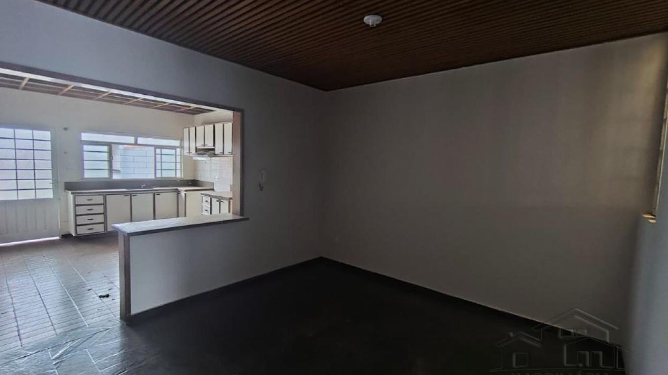 CASA NA Vila Brasileira em Assis