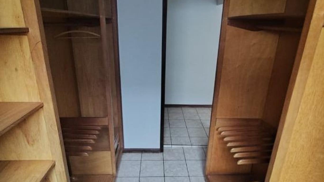 CASA NA Vila Brasileira em Assis