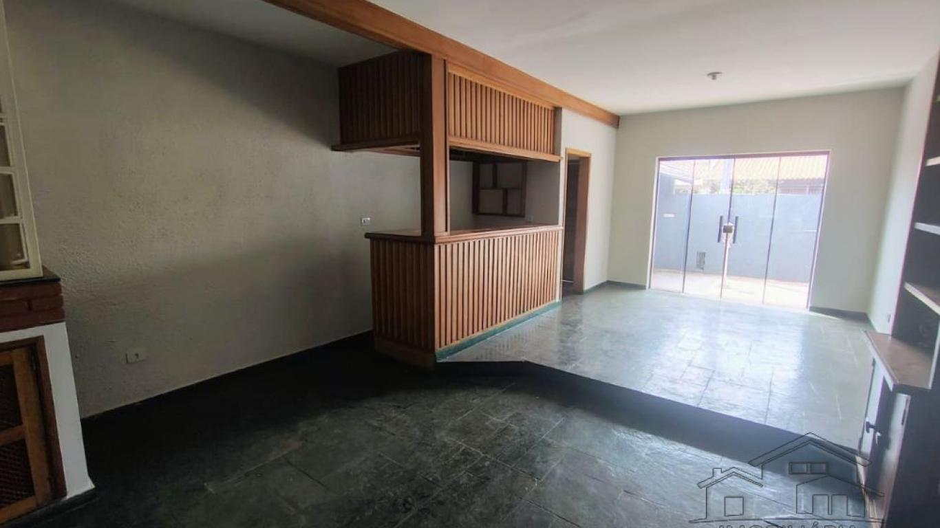 CASA NA Vila Brasileira em Assis