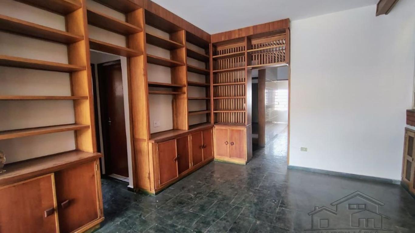 CASA NA Vila Brasileira em Assis