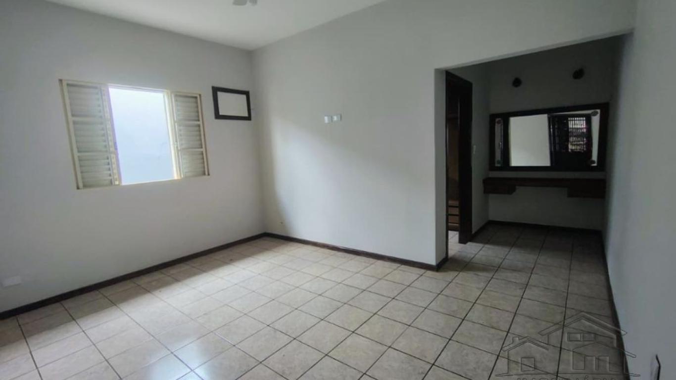CASA NA Vila Brasileira em Assis