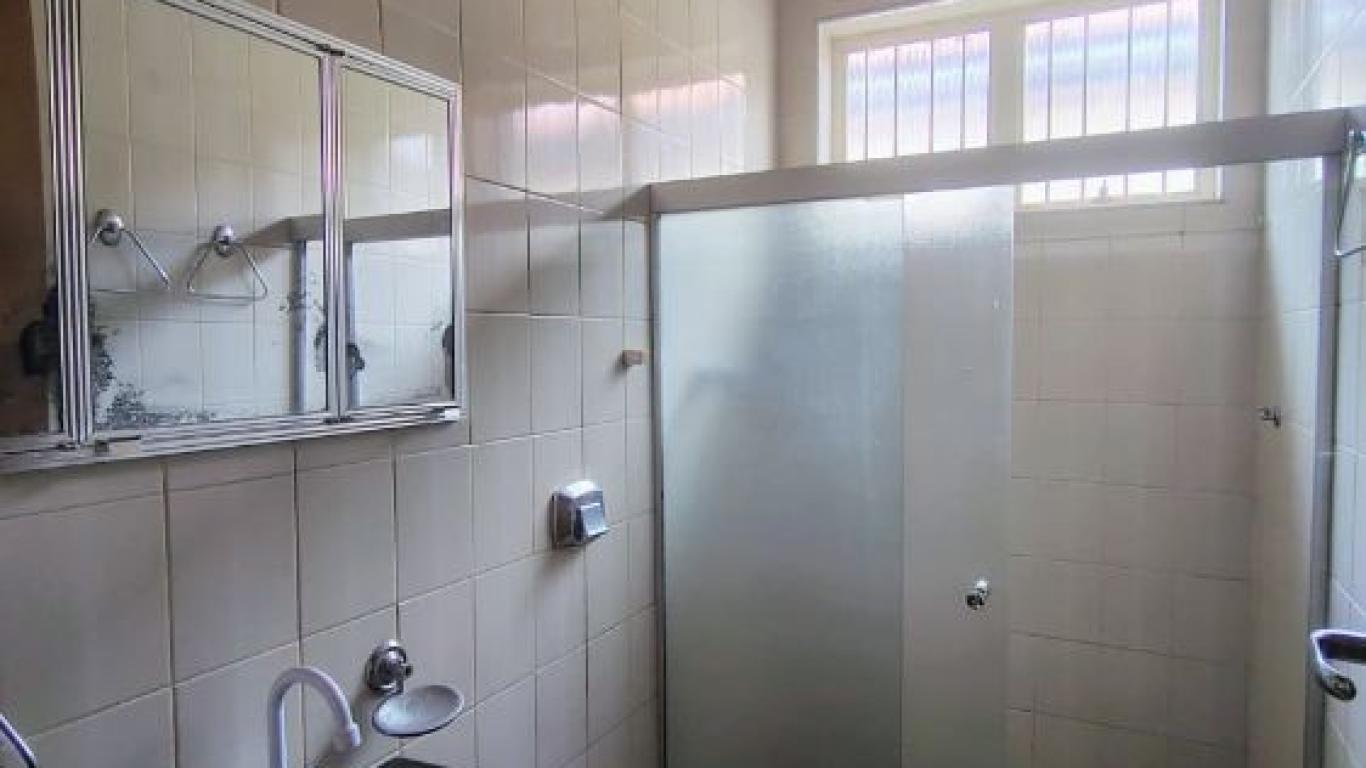 CASA NA Vila Brasileira em Assis