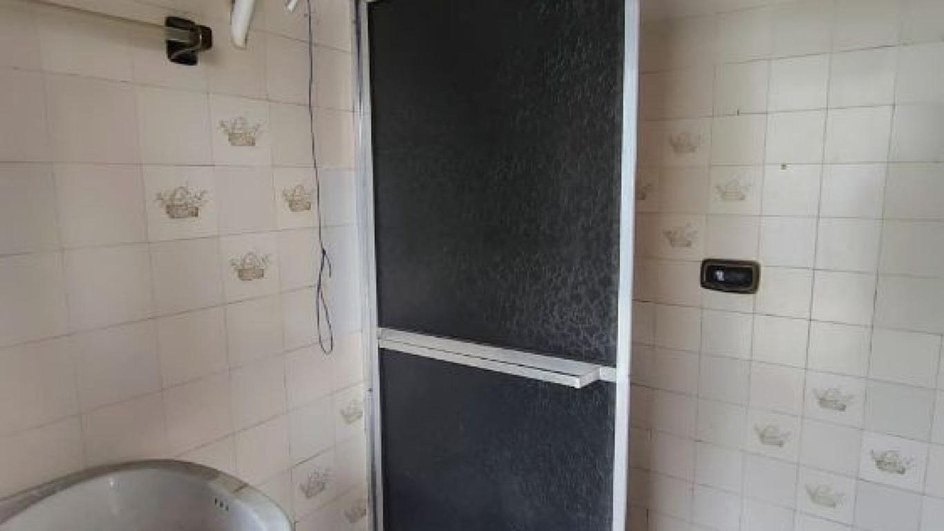 CASA NA Vila Brasileira em Assis