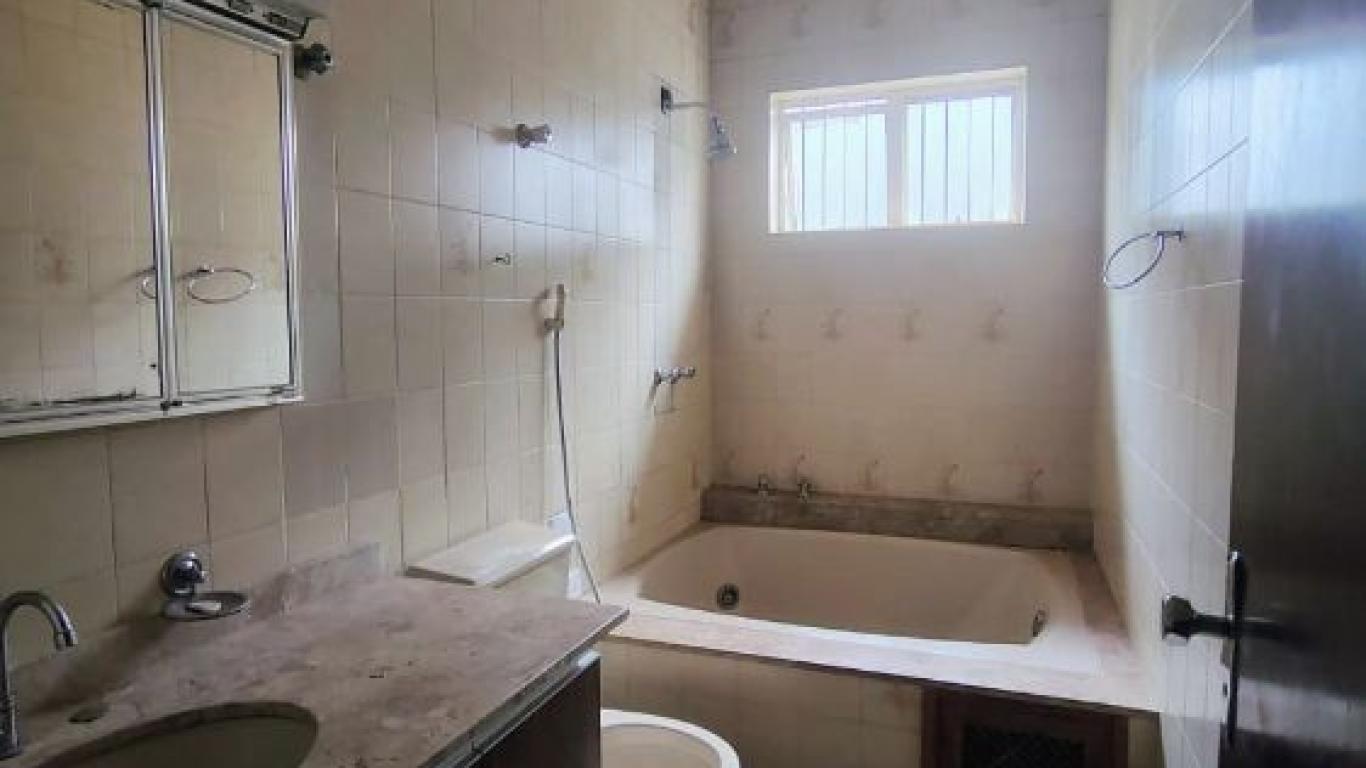 CASA NA Vila Brasileira em Assis