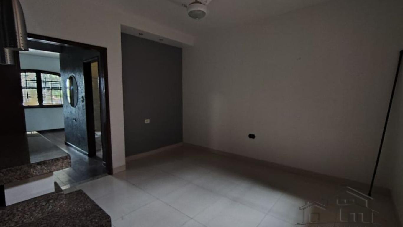 CASA NA Vila Central em Assis