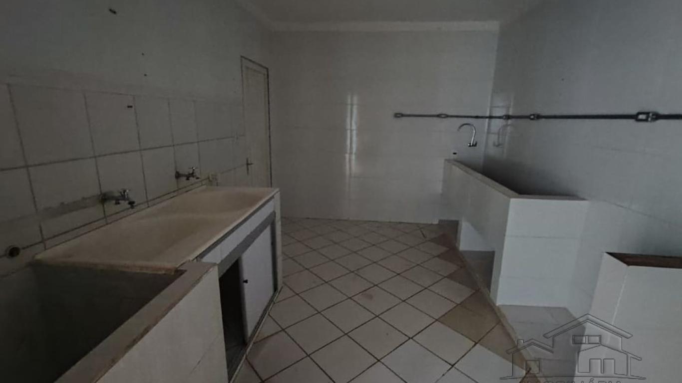 CASA NA Vila Central em Assis