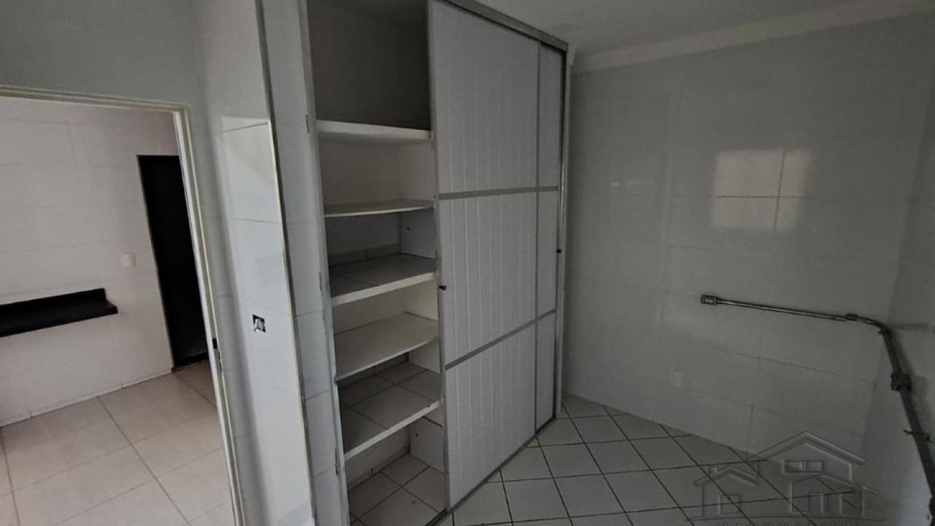 CASA NA Vila Central em Assis