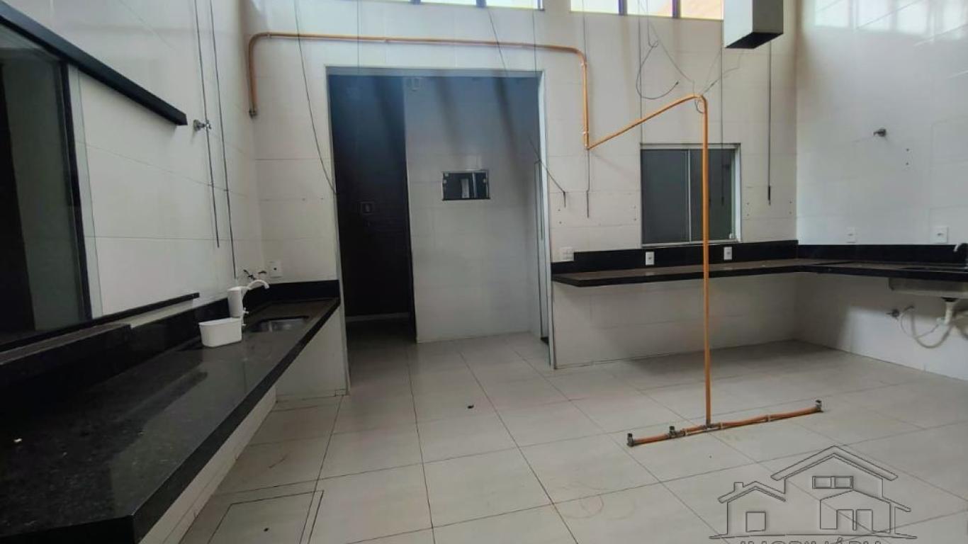 CASA NA Vila Central em Assis