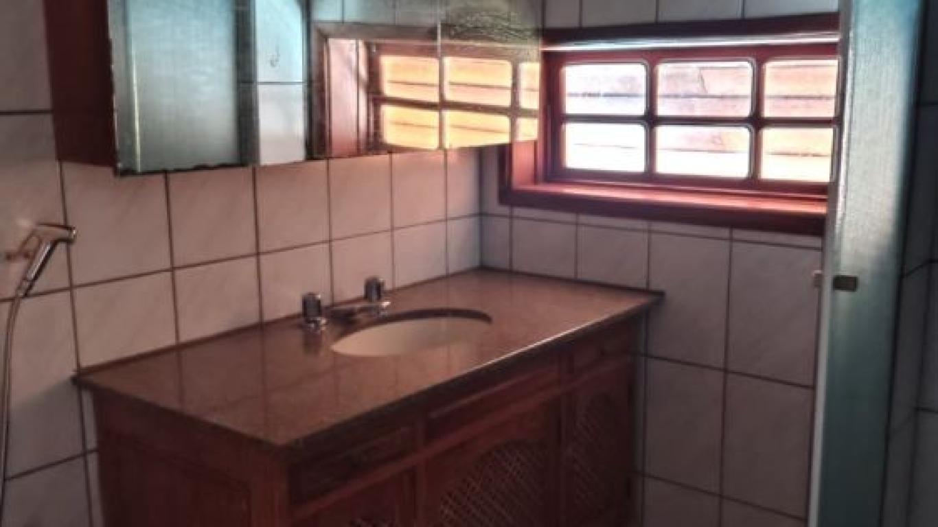 CASA NA Vila Central em Assis